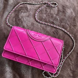 ❌SOLD❌Tory burch Fleming soft wallet on chain